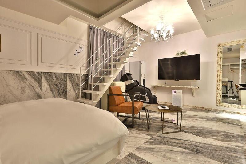 February Hotel Kimhae image