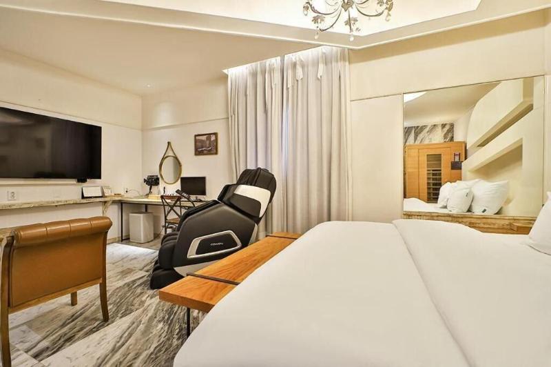 February Hotel Kimhae image