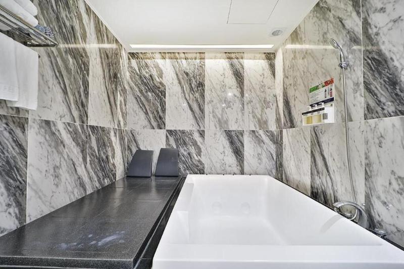 February Hotel Kimhae image