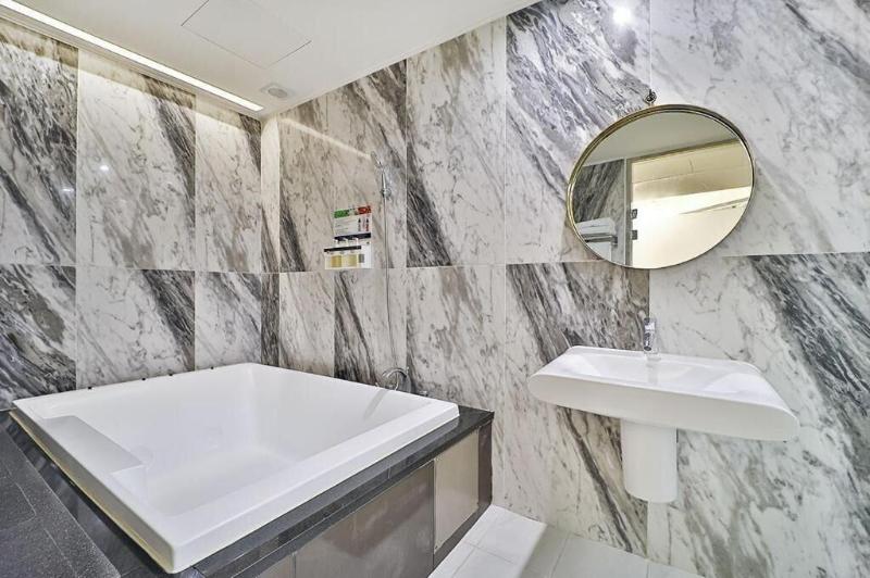 February Hotel Kimhae image