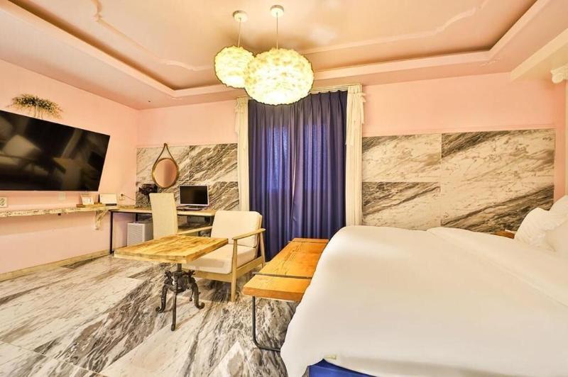 February Hotel Kimhae image