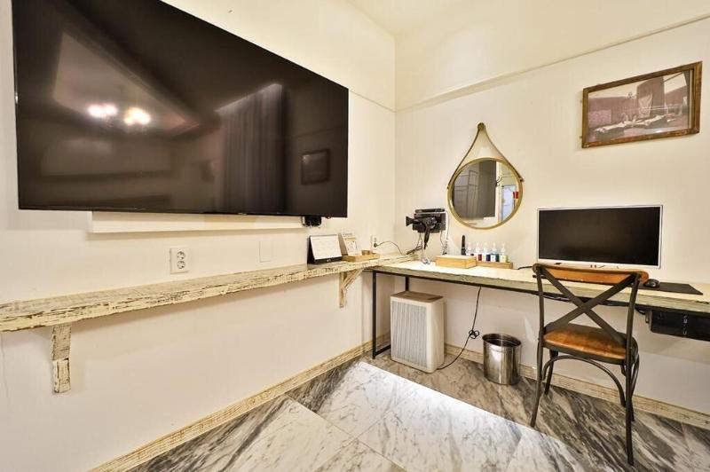 February Hotel Kimhae image