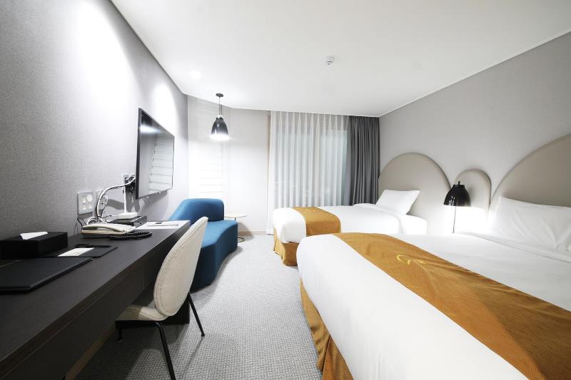 Golden Tulip Essential Namgang image