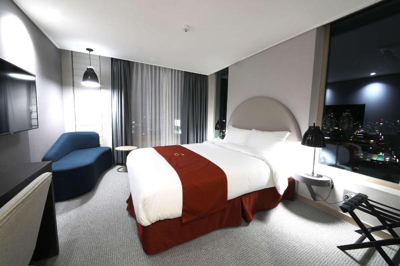 Golden Tulip Essential Namgang image
