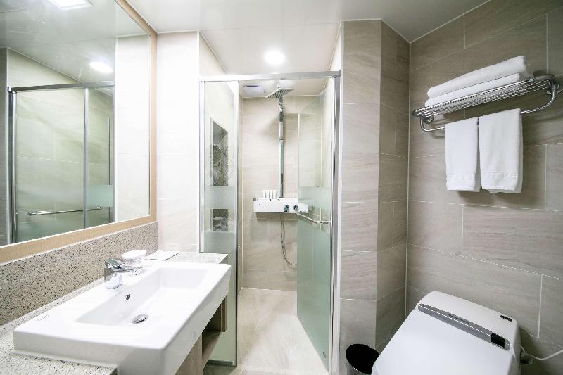 Golden Tulip Essential Namgang image