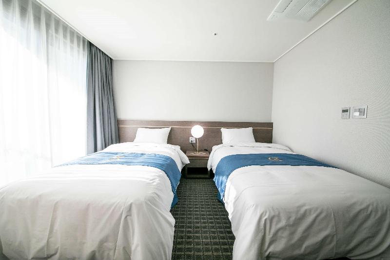 Golden Tulip Essential Namgang image