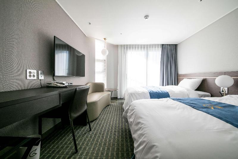 Golden Tulip Essential Namgang image