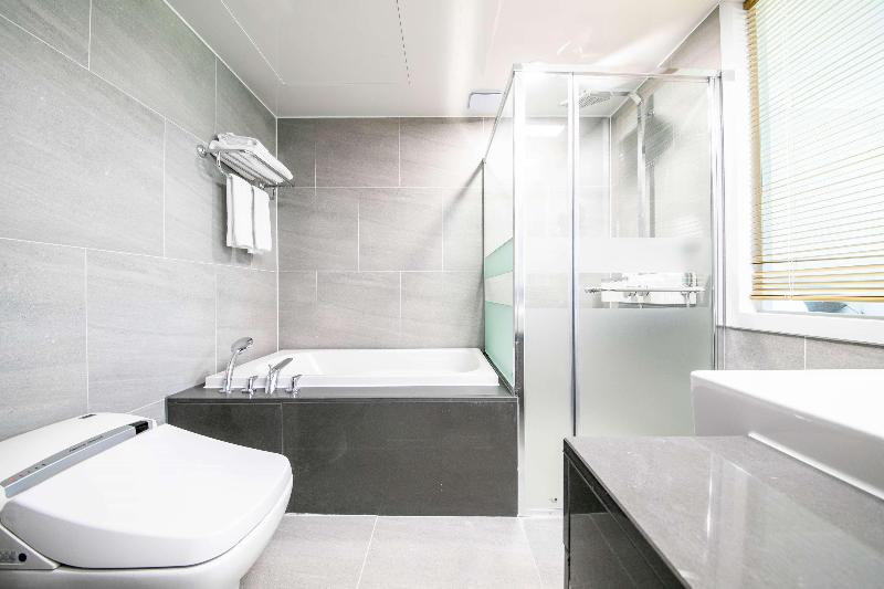 Golden Tulip Essential Namgang image