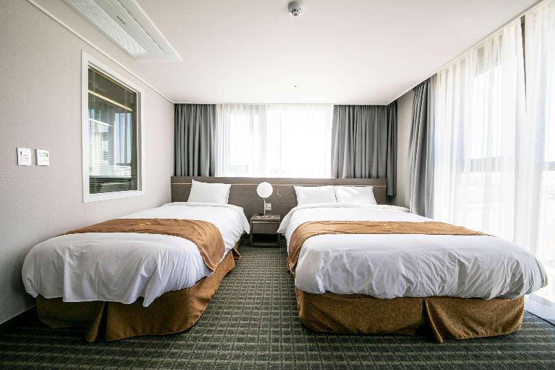 Golden Tulip Essential Namgang image