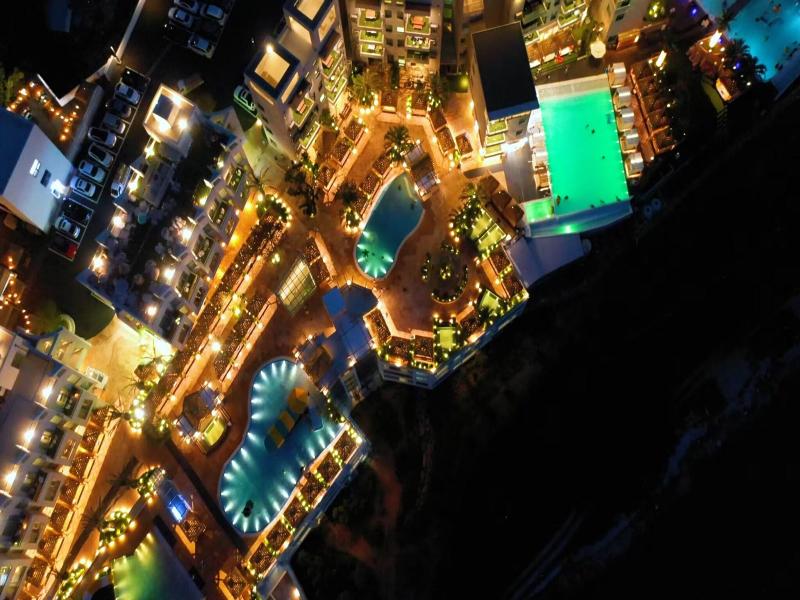 Laterrace Cove Suite image