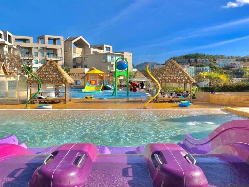 Laterrace Cove Suite image