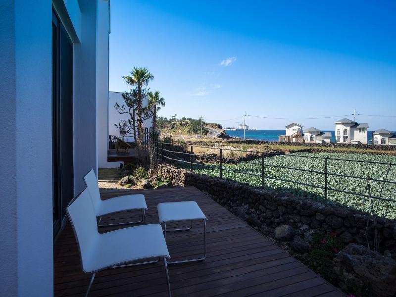 Aewol Bada Town House — photo 26