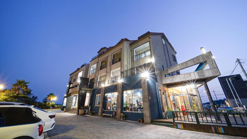 Narsha Resort image