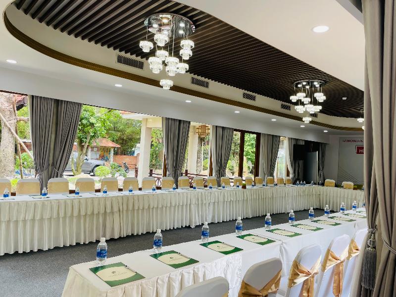Phuong Nam Resort image