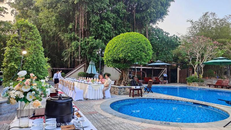 Phuong Nam Resort image