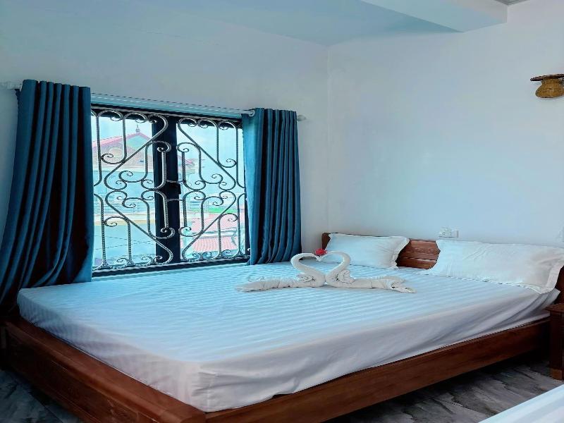 Tamcoc White Swan Hostel image