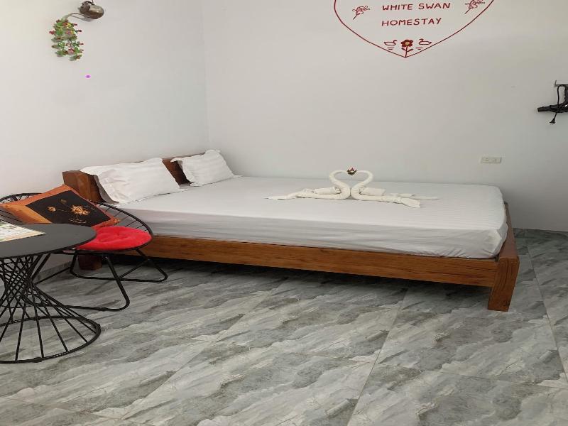 Tamcoc White Swan Hostel image