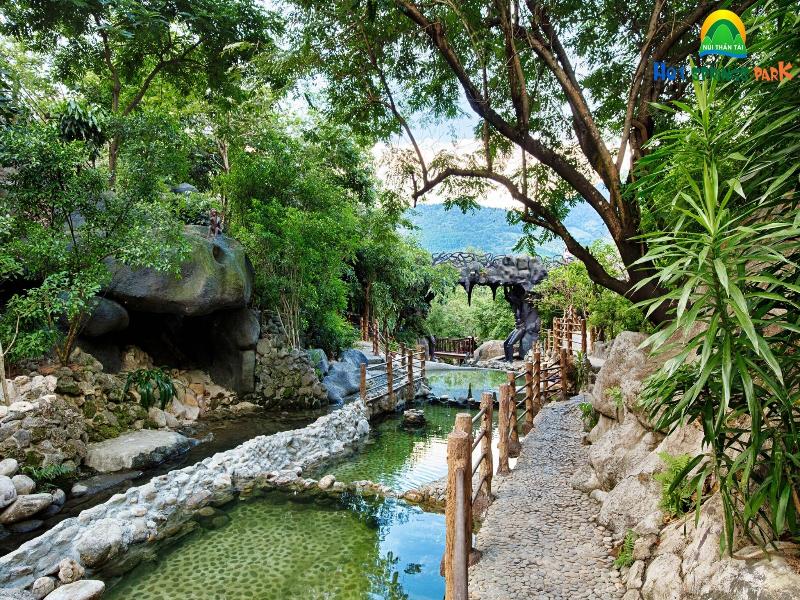 Nui Than Tai- Ebisu Onsen Resort Da Nang image
