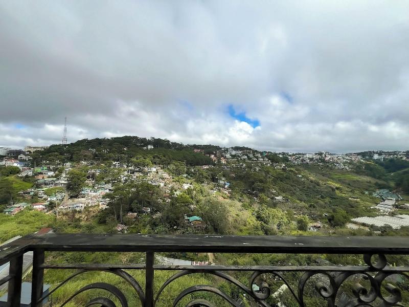 Gold View Hotel Da Lat image