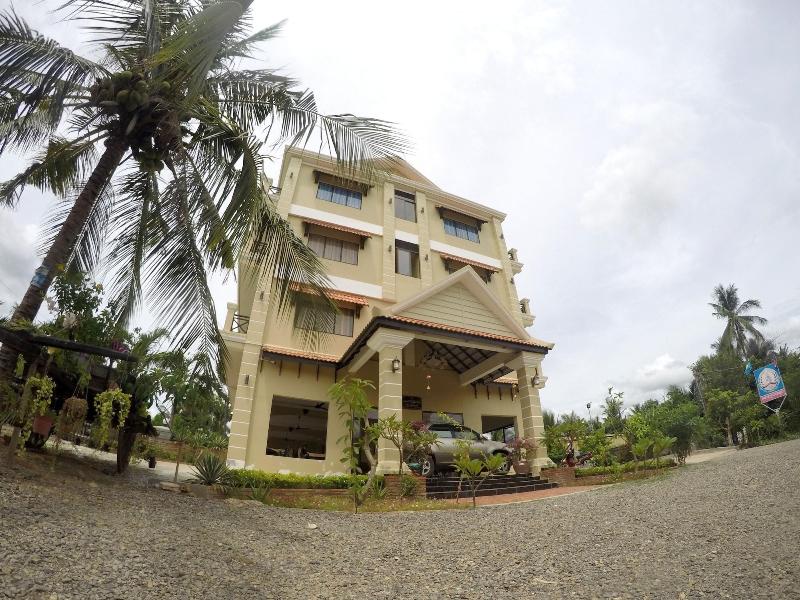 Blue Diamond Guest House image