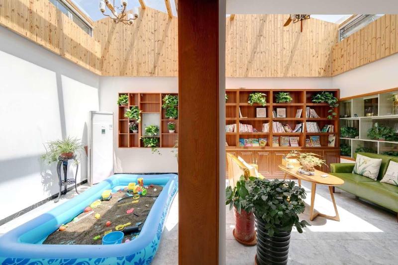 Gubei Water Town Revolution Hotel image