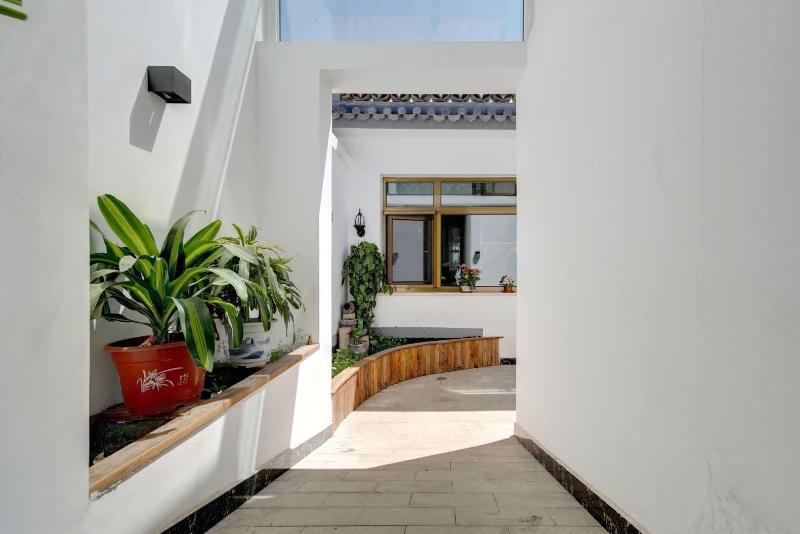 Gubei Water Town Revolution Hotel image