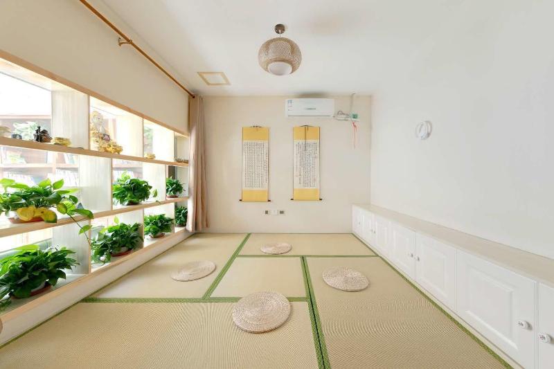 Gubei Water Town Revolution Hotel image