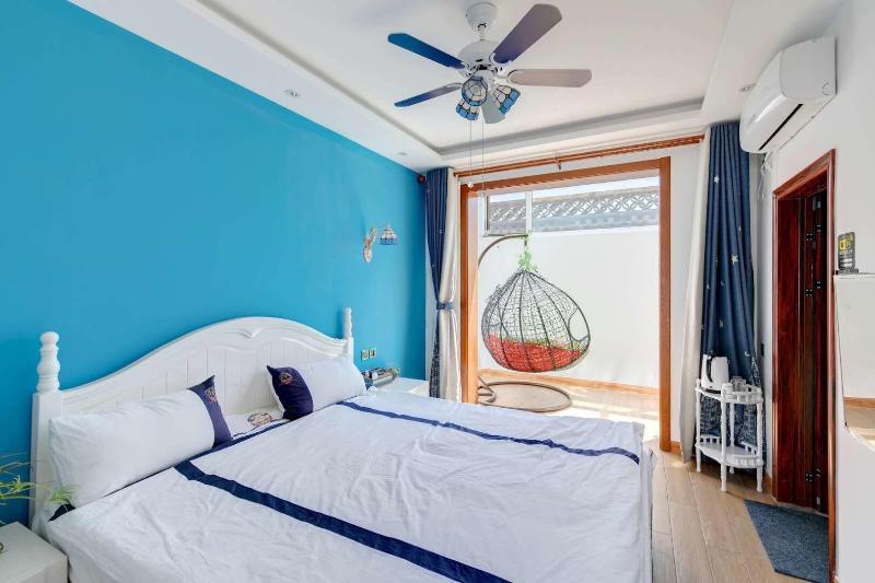 Gubei Water Town Revolution Hotel image