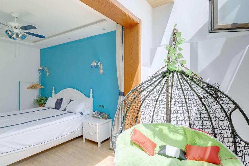 Gubei Water Town Revolution Hotel image
