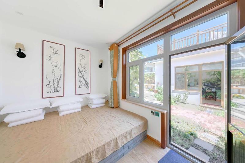 Gubei Water Town Revolution Hotel image