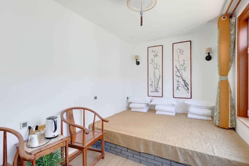 Gubei Water Town Revolution Hotel image