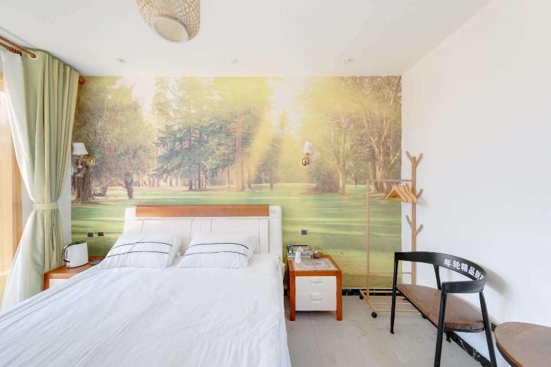 Gubei Water Town Revolution Hotel image