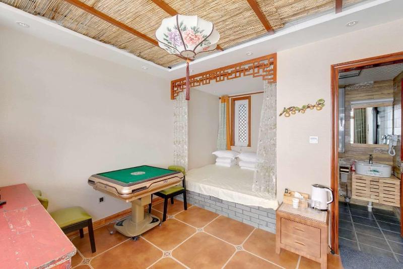 Gubei Water Town Revolution Hotel image