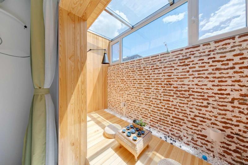 Gubei Water Town Revolution Hotel image