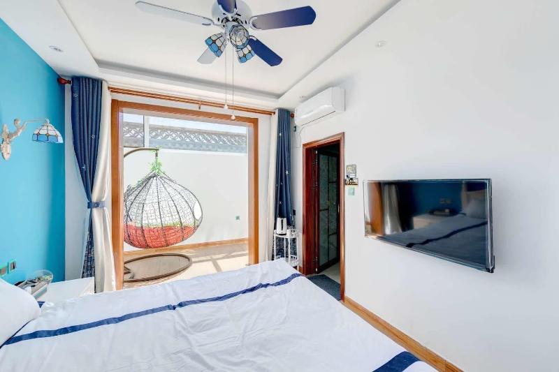 Gubei Water Town Revolution Hotel image