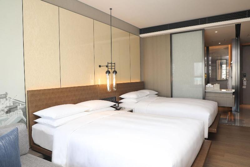 Wuhan Marriott Hotel Hankou image