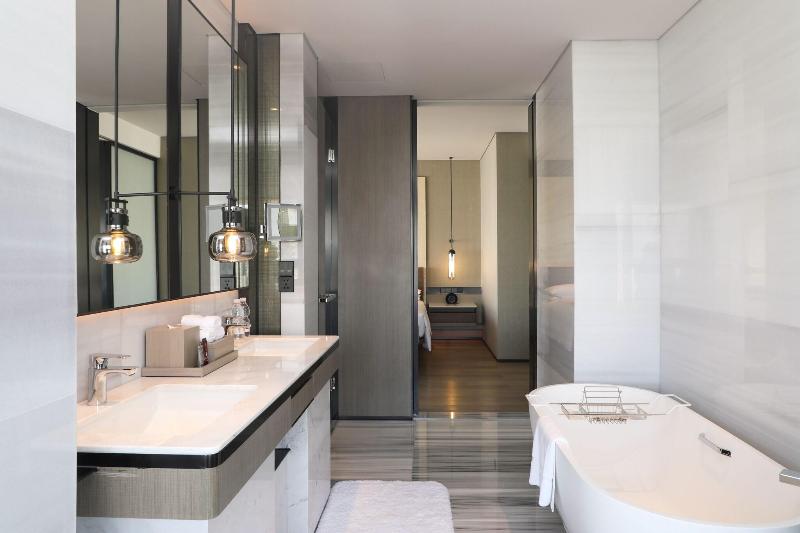 Wuhan Marriott Hotel Hankou image
