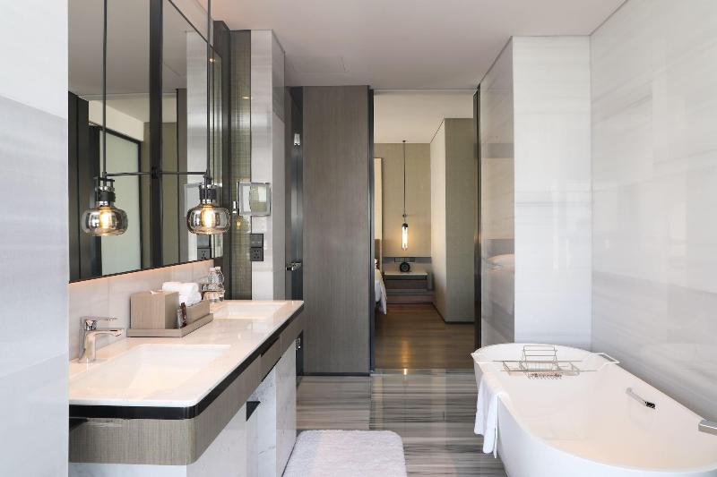 Wuhan Marriott Hotel Hankou image