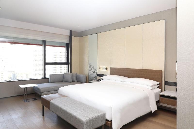 Wuhan Marriott Hotel Hankou image
