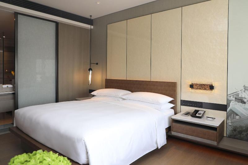 Wuhan Marriott Hotel Hankou image