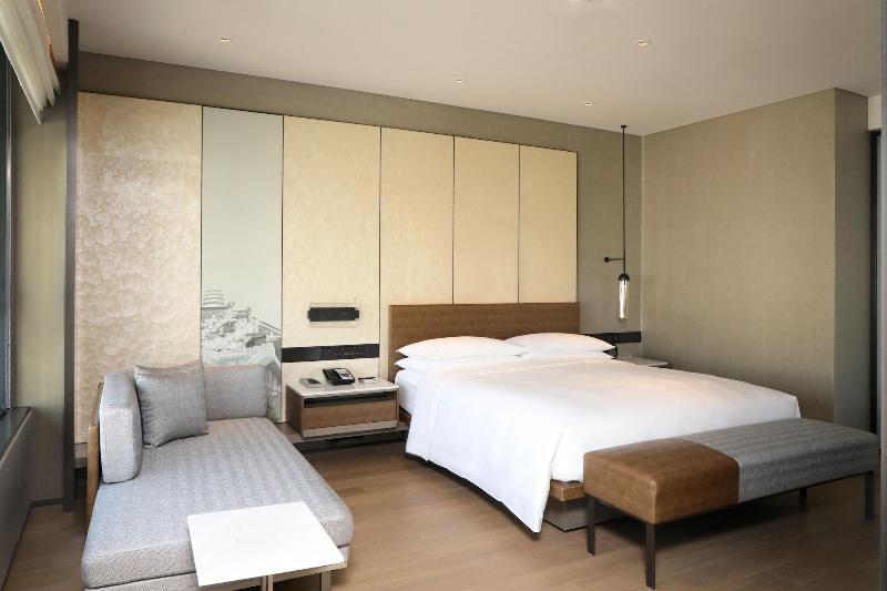 Wuhan Marriott Hotel Hankou image