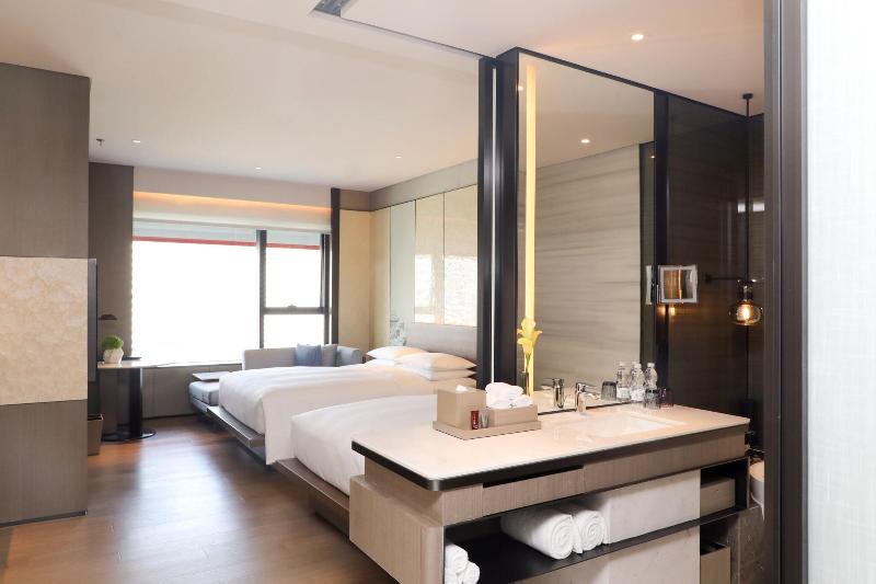 Wuhan Marriott Hotel Hankou image