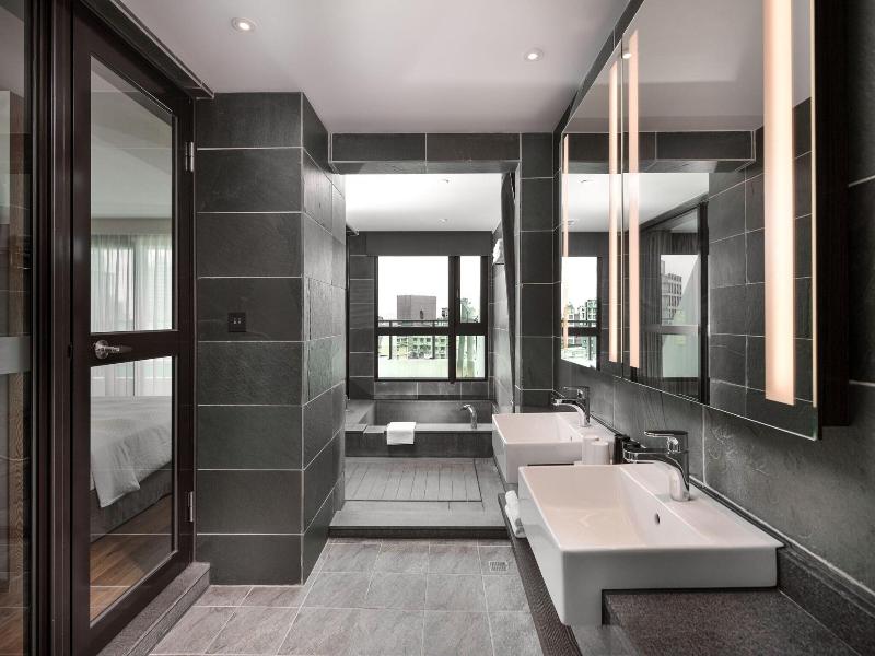 Four Points by Sheraton Yilan Jiaoxi image