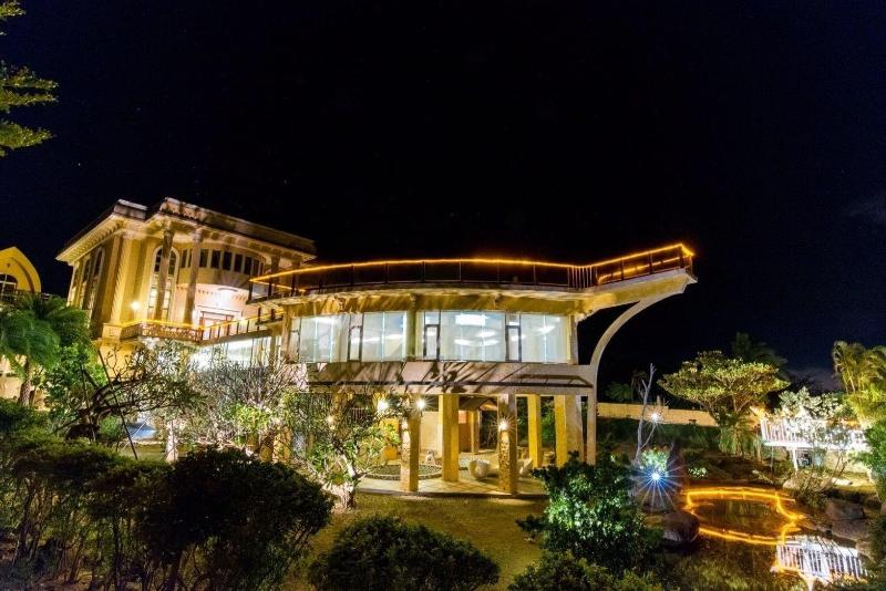 Whales Mountain & Seaview Resort image
