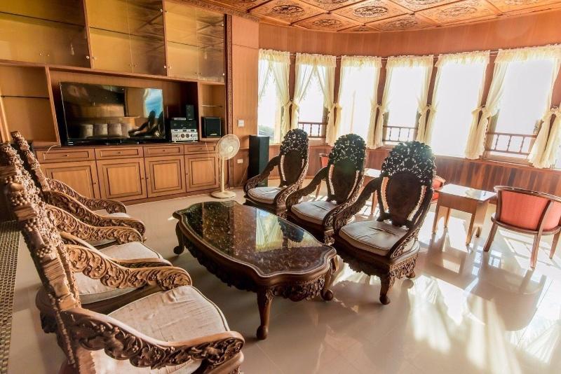 Whales Mountain & Seaview Resort image