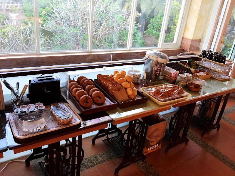 . Whales Mountain & Seaview Resort