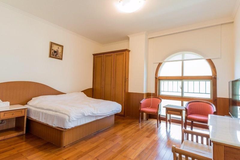 Whales Mountain & Seaview Resort image