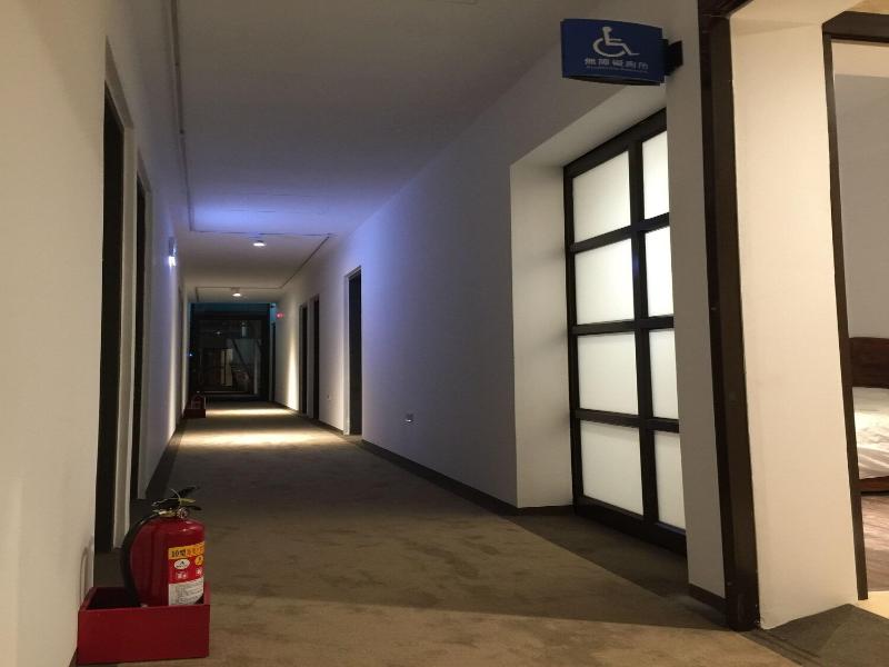 Lütel Hotel: Xpark. Gloria Outlets. Shin Kong Cin image