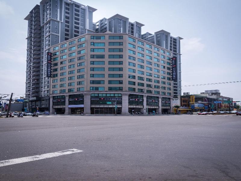 Hotel-J Taoyuan image