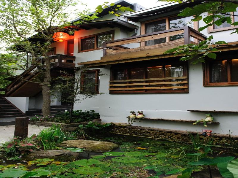 Zhuo Ye Cottage image